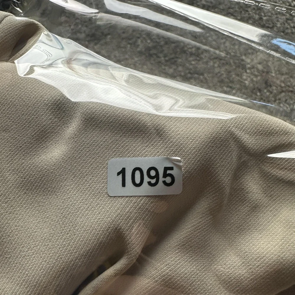 Giorgio Armani Dress Pants Womens 44 Beige Crepe Lined Relaxed Leg Italy Career - Picture 15 of 15